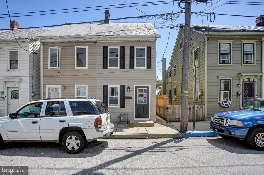 164 E PENN ST, Carlisle, PA 17013