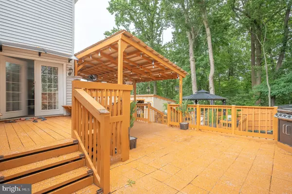 Essex, MD 21221,8 RED BUD CT