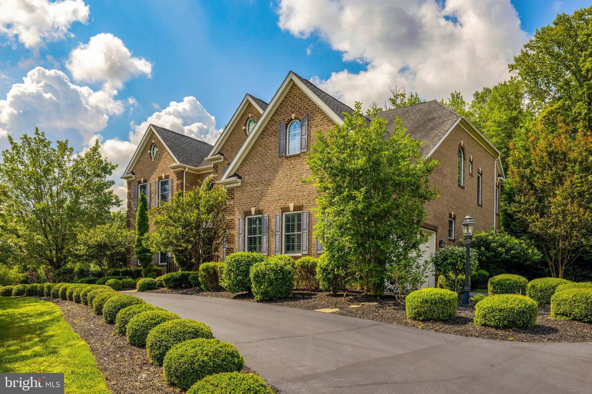Vienna, VA 22182,1678 HUNTING CREST WAY