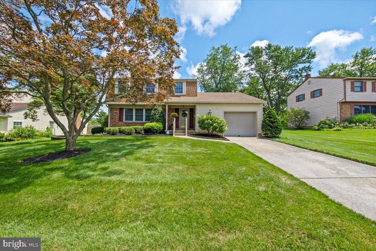5 EVERINGTON RD, Marlton, NJ 08053