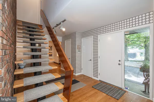 Yardley, PA 19067,866 WEBER DR