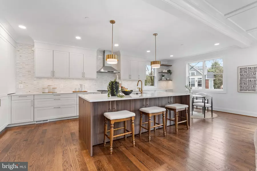 9211 VILLA DR, Bethesda, MD 20817