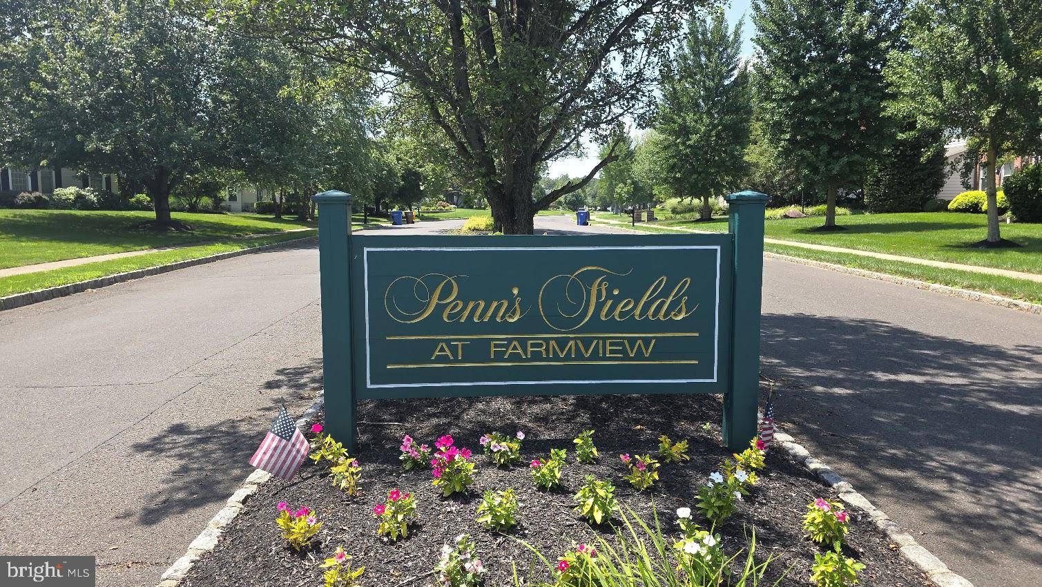 2069 FARMVIEW DR, Newtown, PA 18940