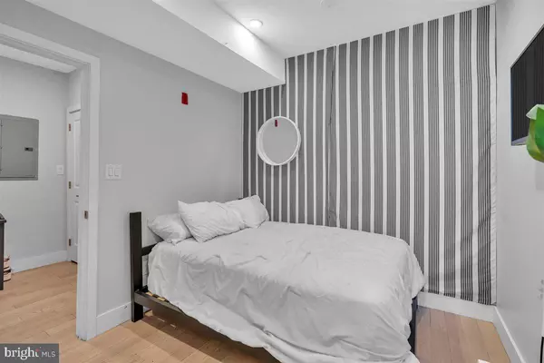 Philadelphia, PA 19123,1005 N MARSHALL ST