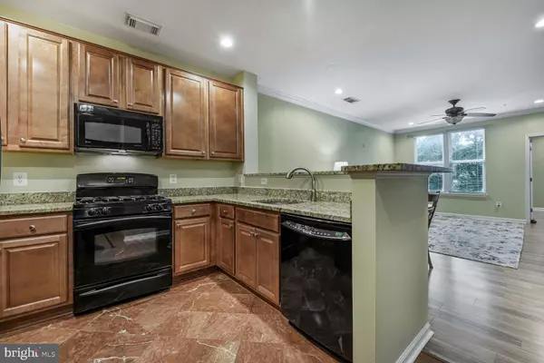 Reston, VA 20190,12000 MARKET ST #182