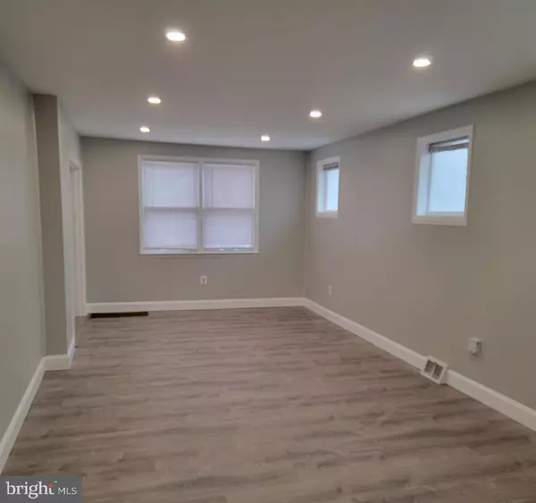 West Collingswood Heights, NJ 08059,127 DELAWARE AVE