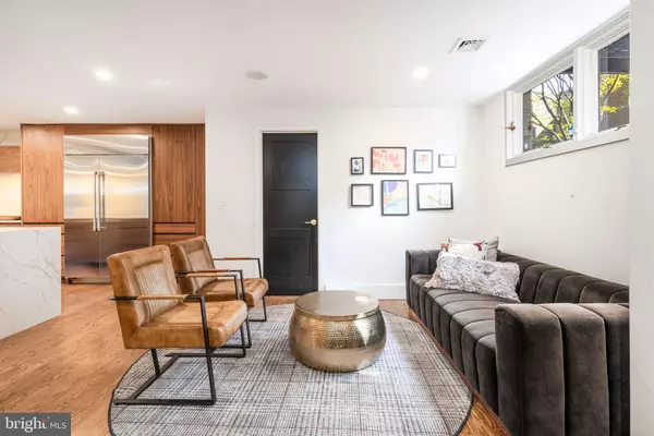 Philadelphia, PA 19106,283 LOCUST ST