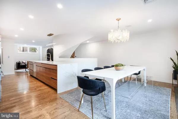 Philadelphia, PA 19106,283 LOCUST ST