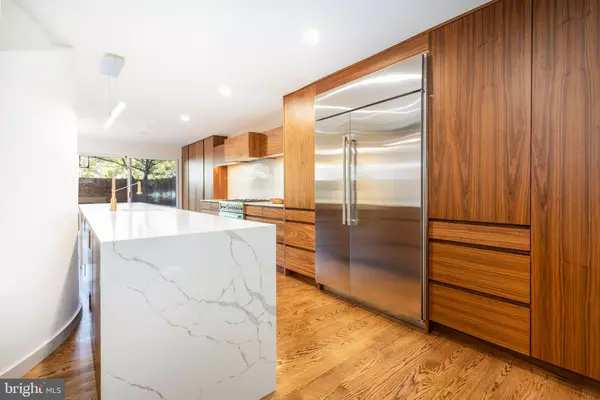 Philadelphia, PA 19106,283 LOCUST ST