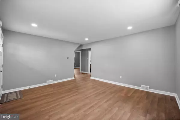 Glenside, PA 19038,645 ROBERTS AVE #2ND FLOOR