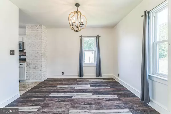 Bellmawr, NJ 08031,53 APPLE AVE