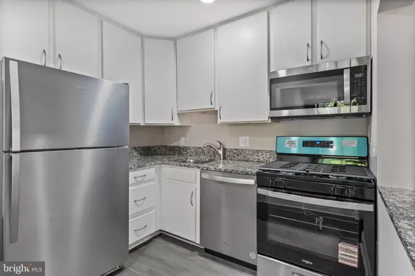 Alexandria, VA 22314,49 SKYHILL RD #201