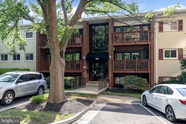 49 SKYHILL RD #201, Alexandria, VA 22314