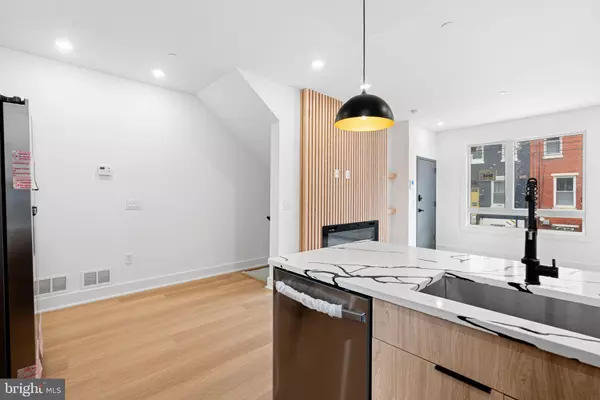 Philadelphia, PA 19122,1947 N MARSHALL ST