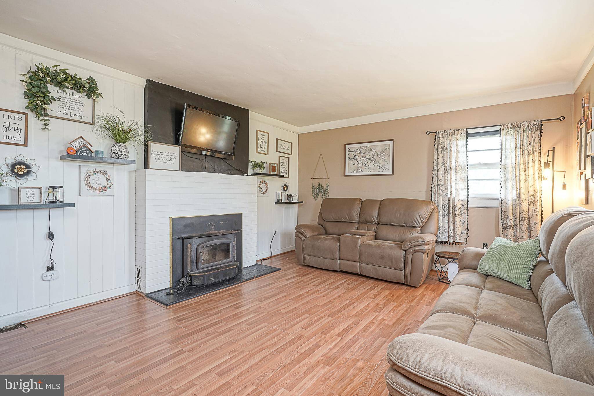 Williamstown, NJ 08094,746 E MALAGA RD