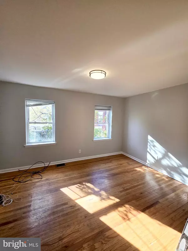 Philadelphia, PA 19104,525 N 33RD ST #2