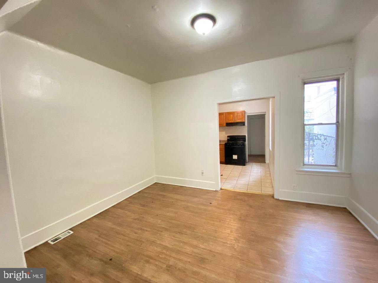 Philadelphia, PA 19131,5537 POPLAR ST