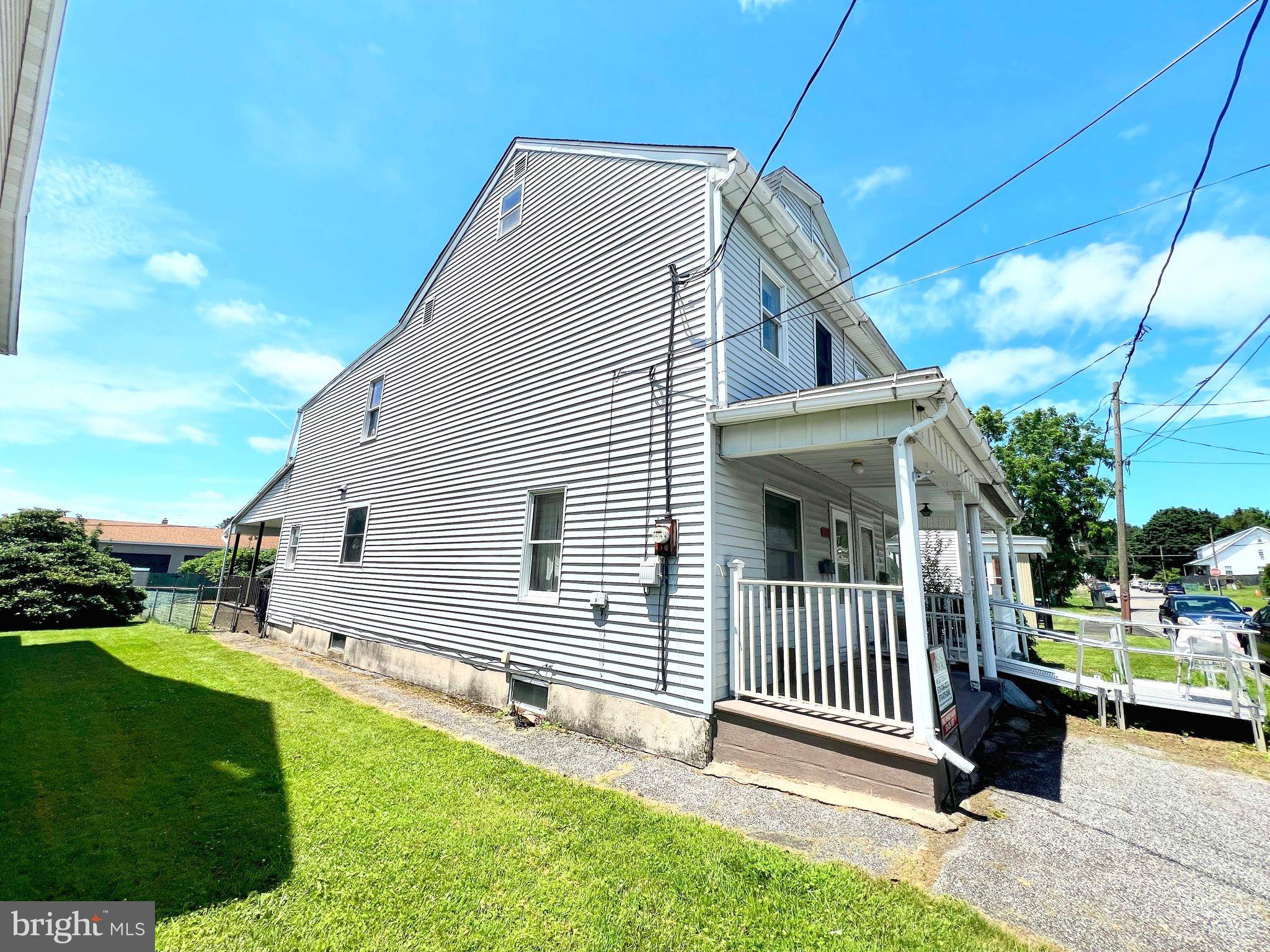 Frackville, PA 17931,128 S WYLAM ST