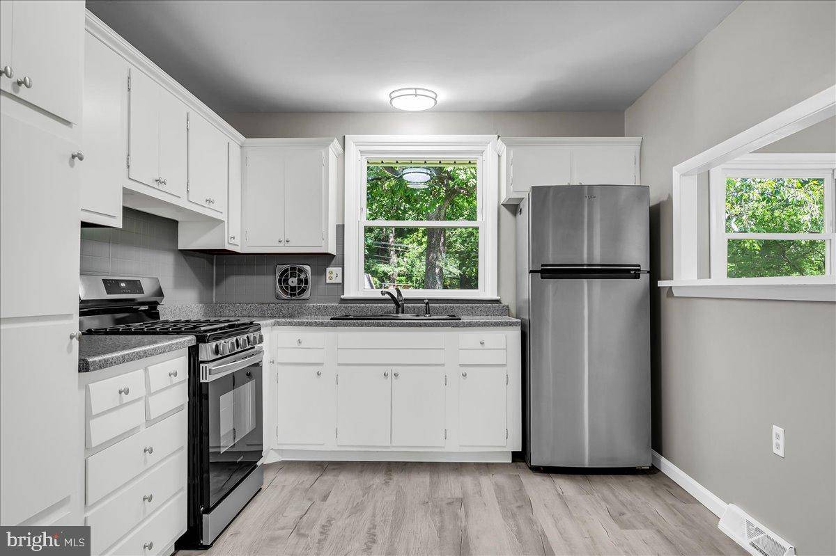 Wilmington, DE 19809,33 N CLIFFE DR