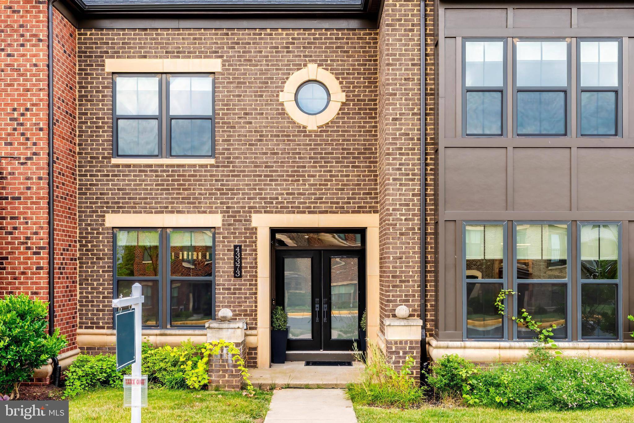 43373 DEWEY SQ, Ashburn, VA 20148