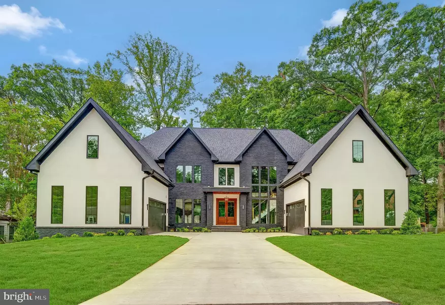 8539 APONI RD, Vienna, VA 22180