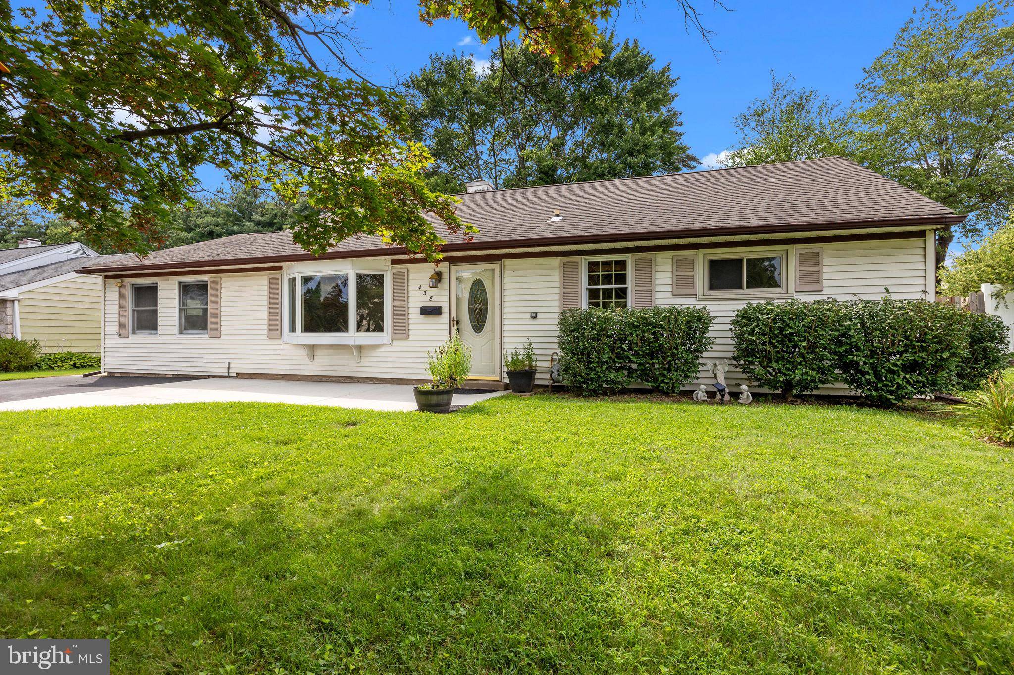 438 CHESTNUT RD, Warminster, PA 18974