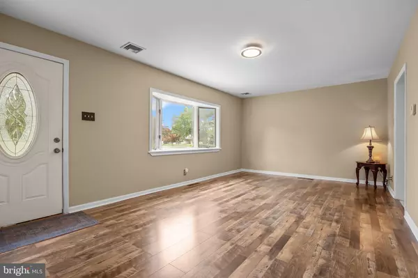 Warminster, PA 18974,438 CHESTNUT RD