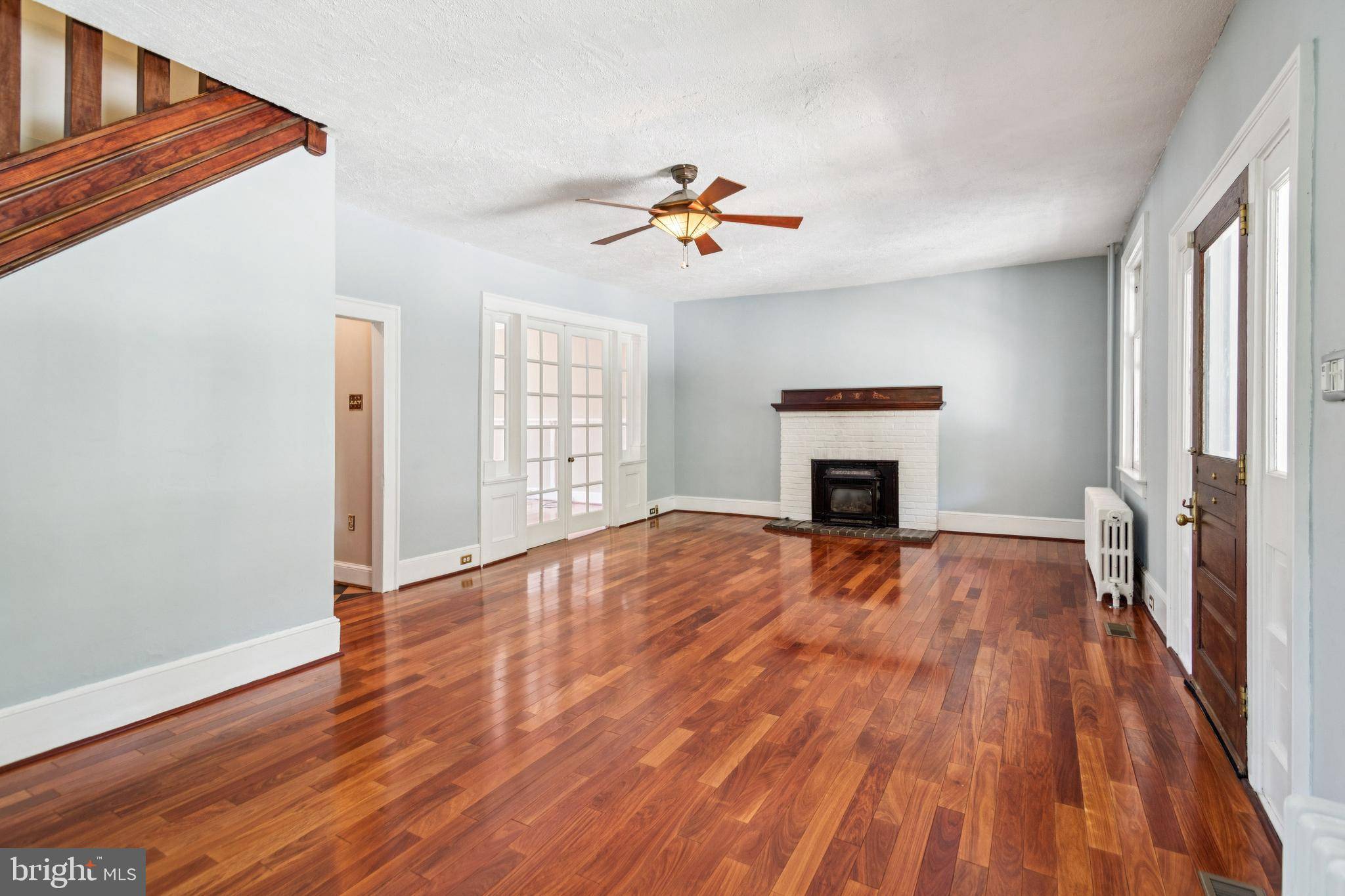 Haddonfield, NJ 08033,2 EVERGREEN LN