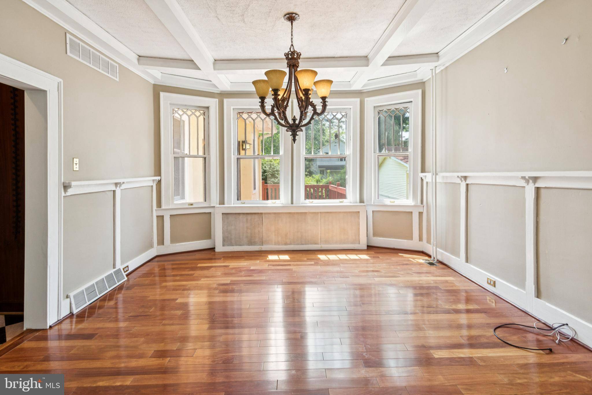 Haddonfield, NJ 08033,2 EVERGREEN LN