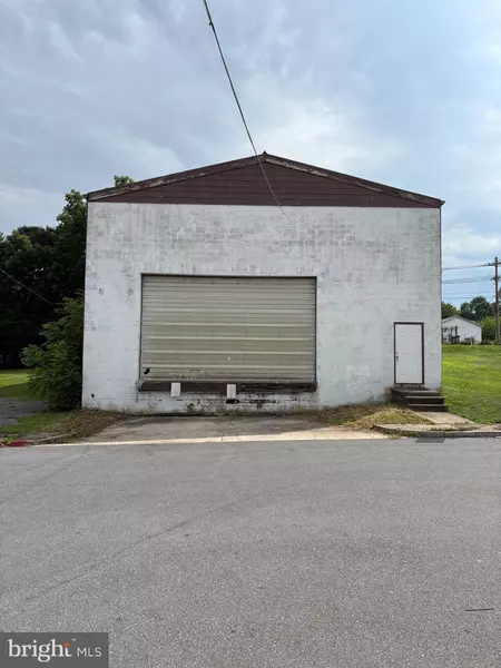 303 VALLEY RD, Hagerstown, MD 21740