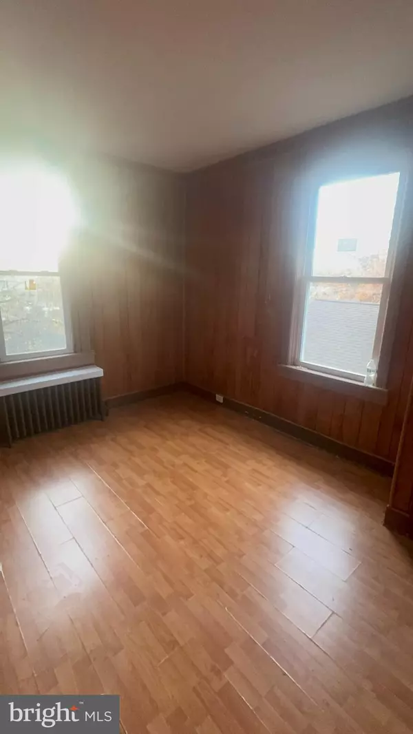 Trenton, NJ 08618,119 WAYNE AVE