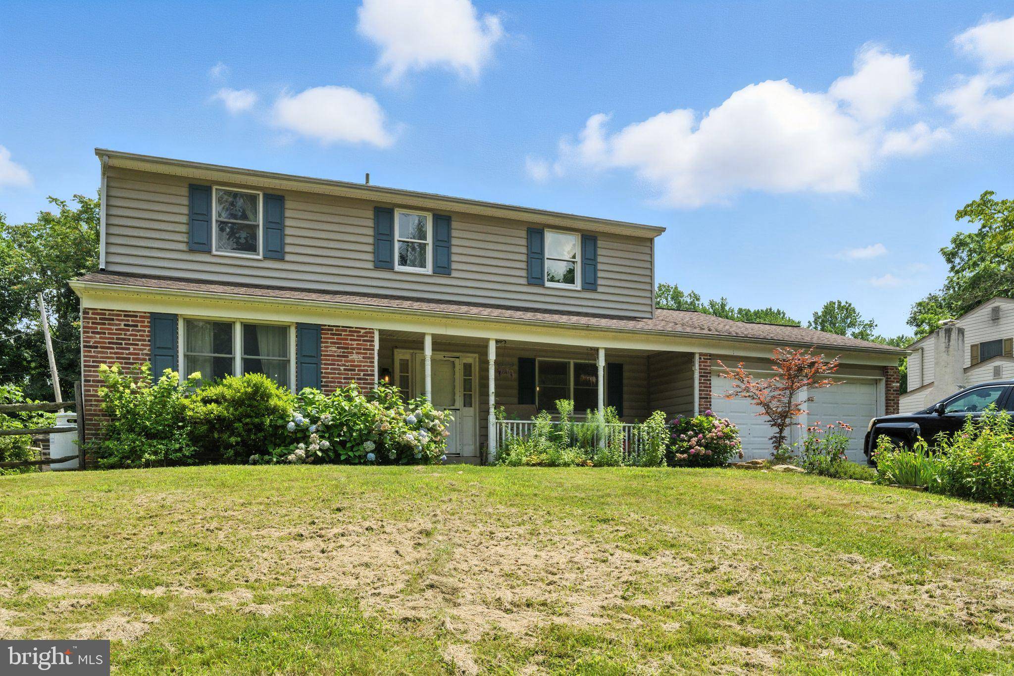 2549 ARROWHEAD DR, Feasterville Trevose, PA 19053
