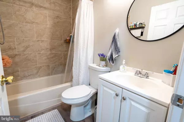 Alexandria, VA 22312,6363 EIGHTH ST