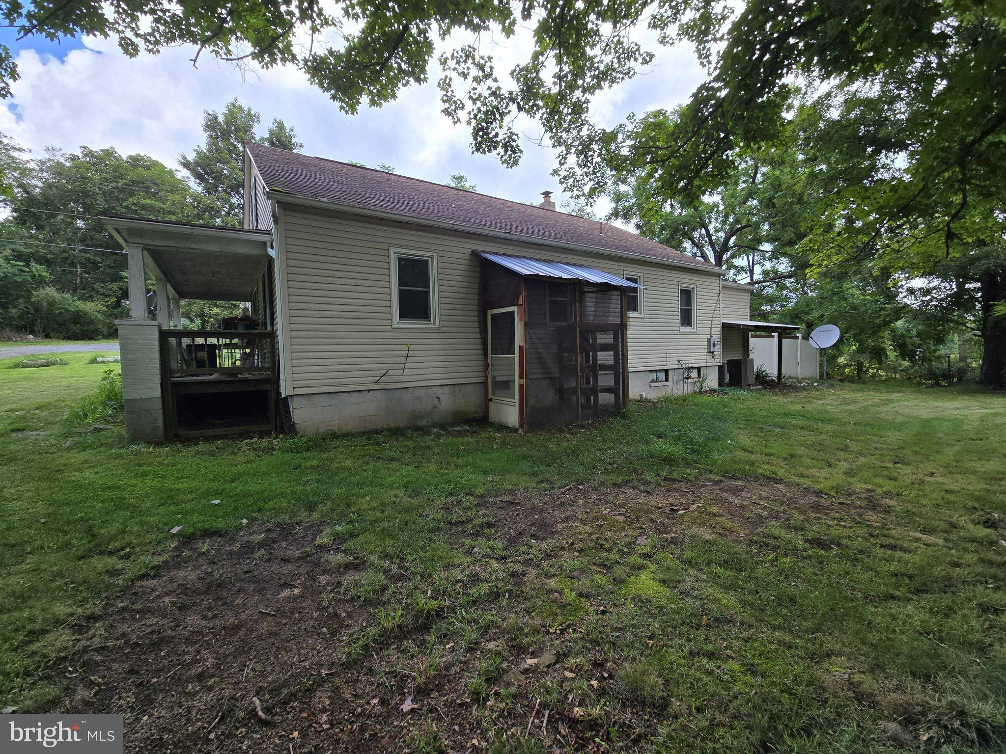 Wardensville, WV 26851,310 RAINBOW RD