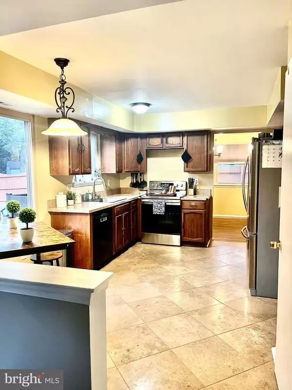 Marlton, NJ 08053,33 LAKESIDE DR