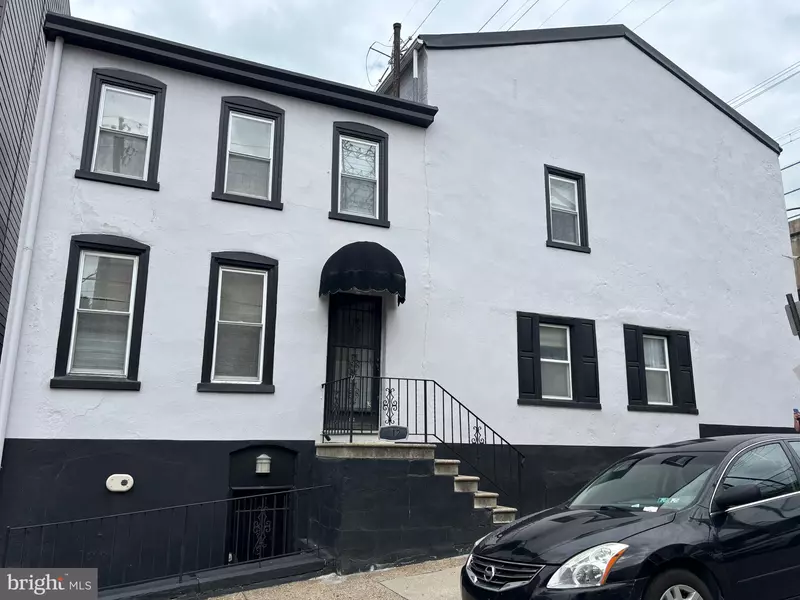 112 GRAPE ST, Philadelphia, PA 19127