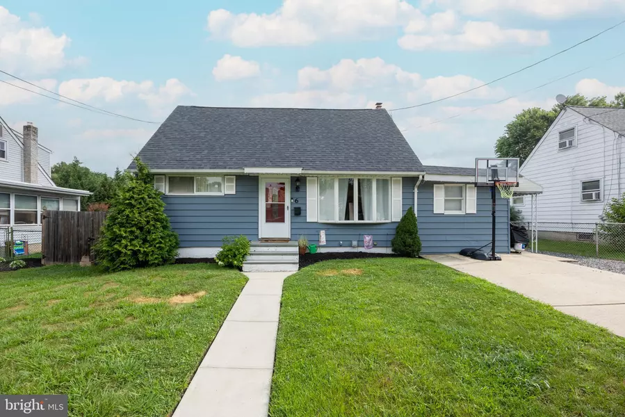 6 SOLOFF DR, Hamilton, NJ 08610