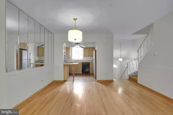 Philadelphia, PA 19119,6736 EMLEN ST