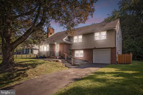 Ewing, NJ 08628,8 EDWARDS PL