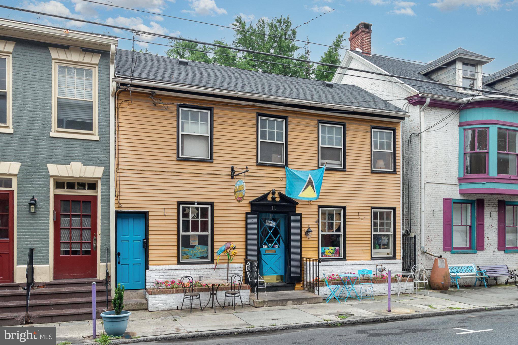 Carlisle, PA 17013,10 W POMFRET ST