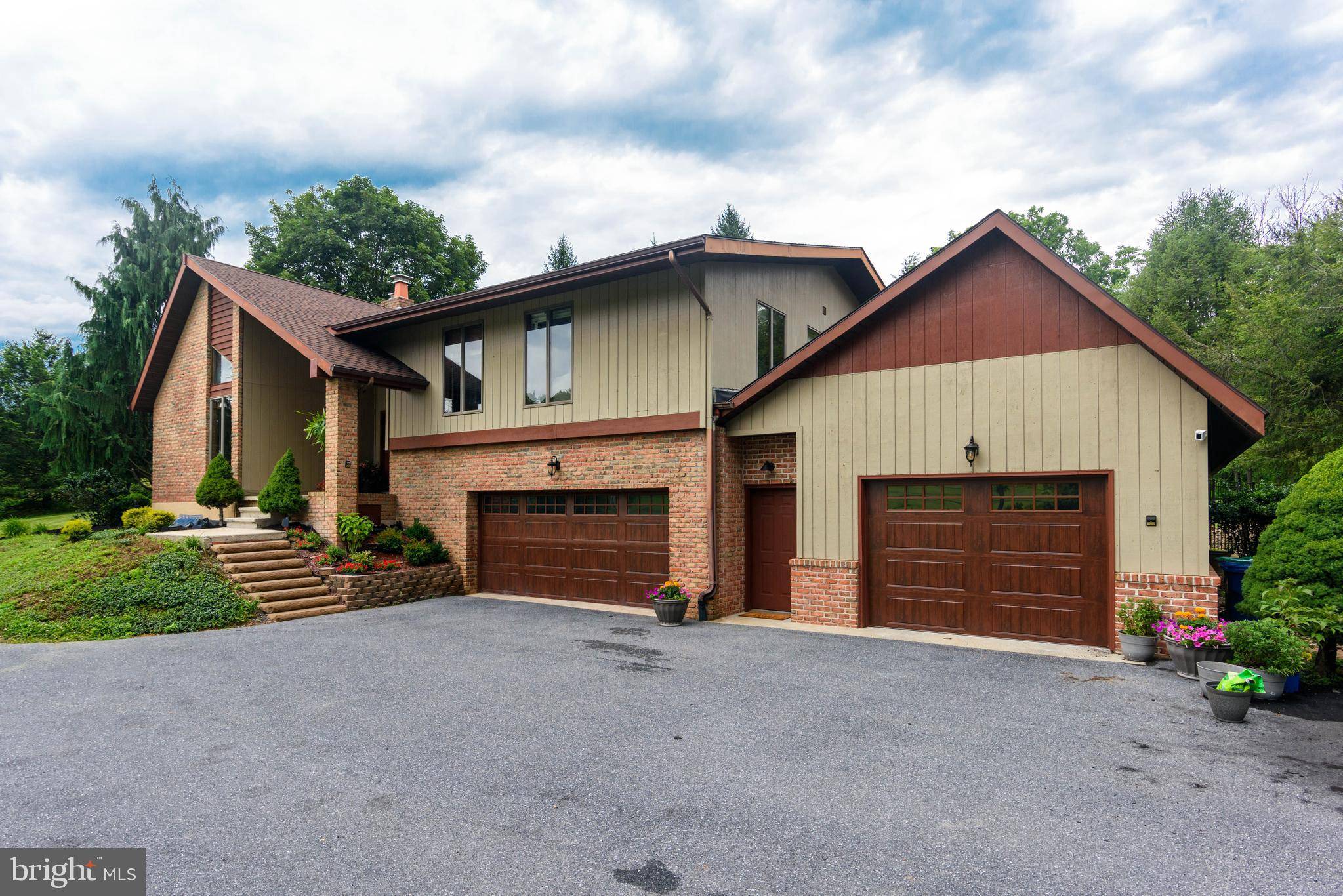 Harrisburg, PA 17111,6550 RED TOP RD
