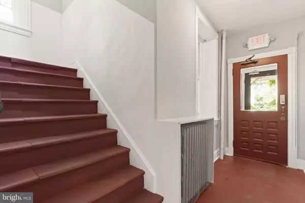 Collingdale, PA 19023,216 COLLINGDALE AVE #3