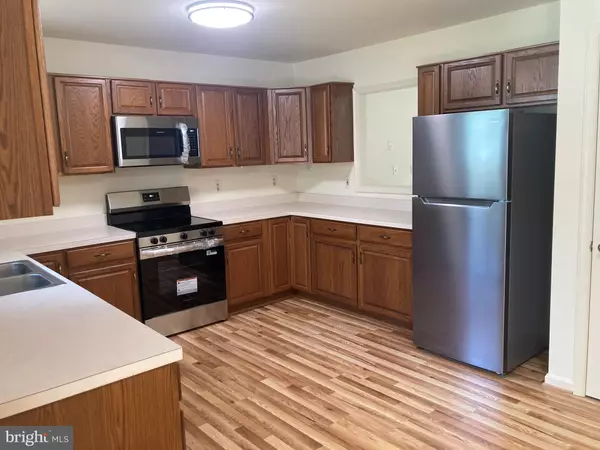Laurel, MD 20707,7404 BERRYLEAF DR