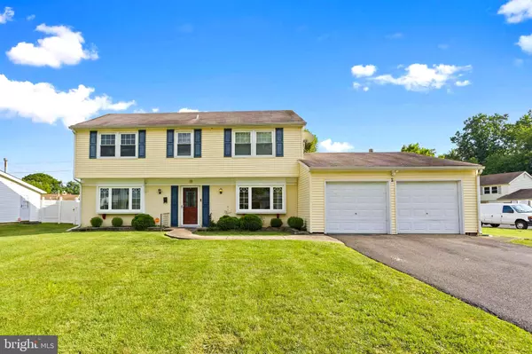 2 EARNSHAW LN, Willingboro, NJ 08046