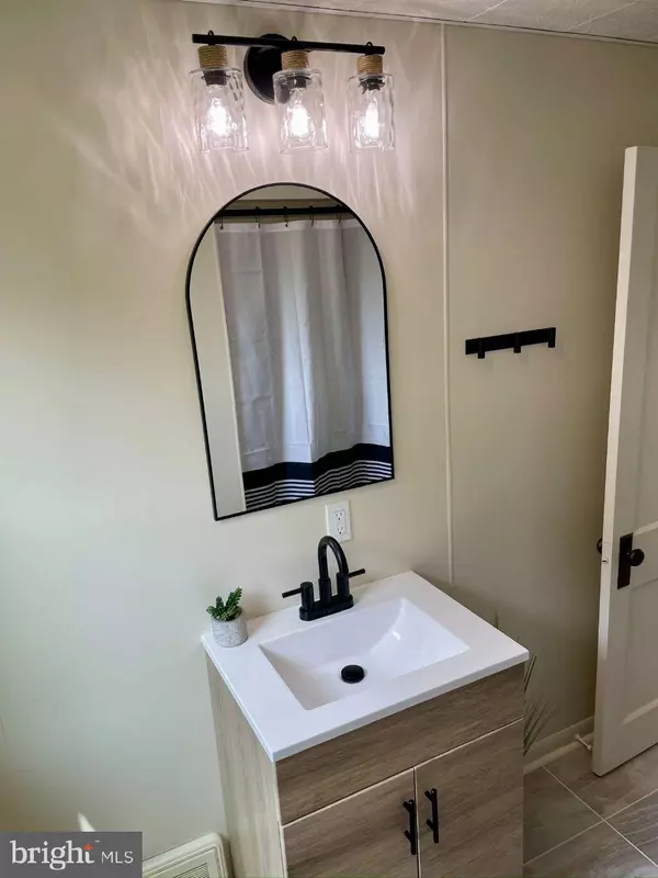 Hanover, PA 17331,273 LOCUST ST