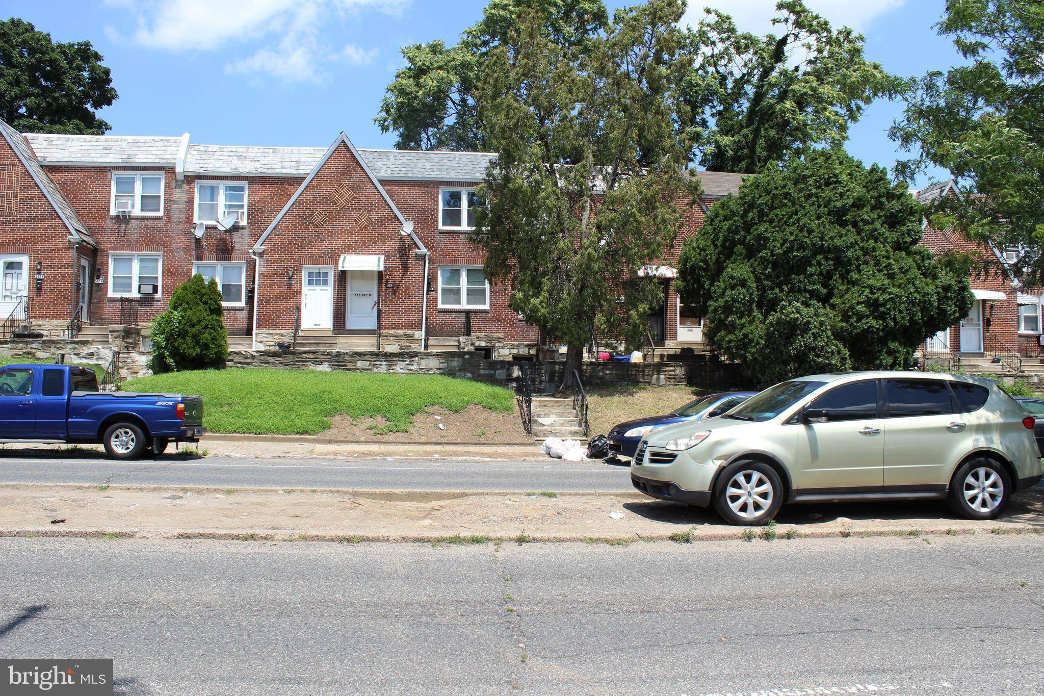 565 E TABOR RD, Philadelphia, PA 19120