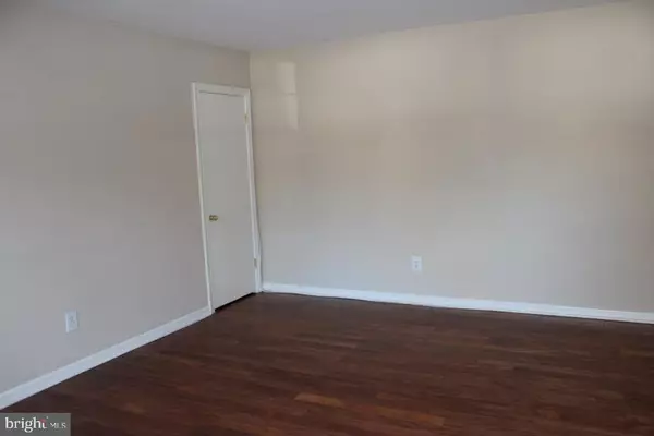 Arlington, VA 22204,5106 COLUMBIA PIKE #2