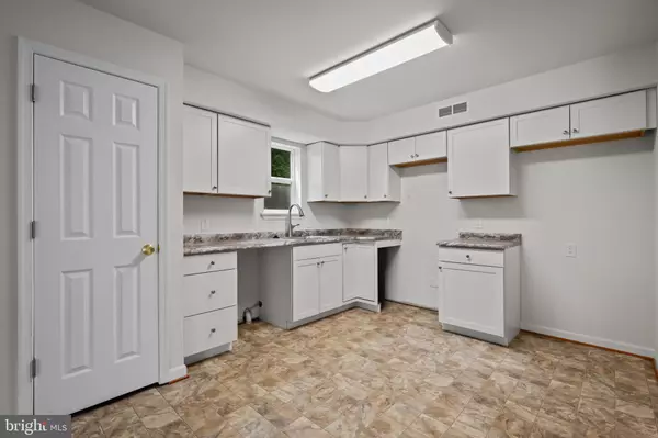 Columbia, MD 21044,5520 CEDAR LN #A