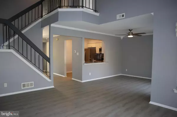 Mount Laurel, NJ 08054,404 JAMESTOWN CT
