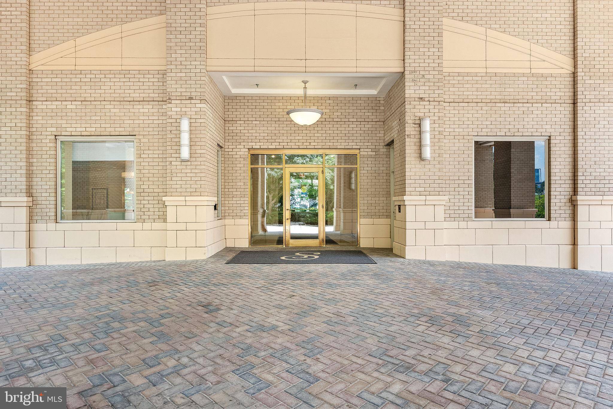 Reston, VA 20190,11776 STRATFORD HOUSE PL #304